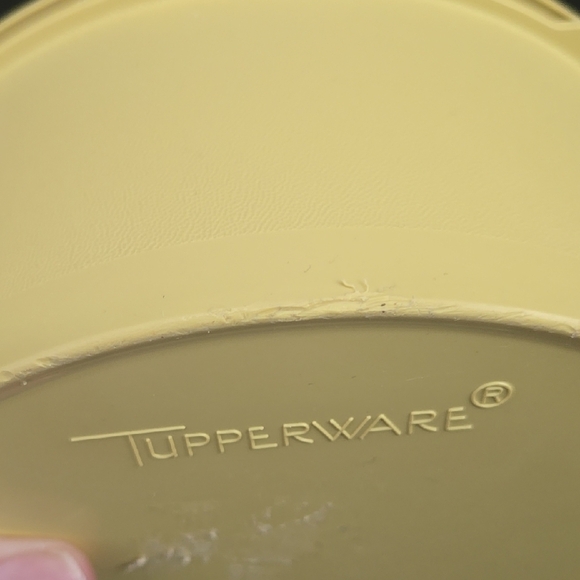Vintage Tuppeware Yellow Servalier Food Storage Container 1204 and 1205 - Picture 4 of 5